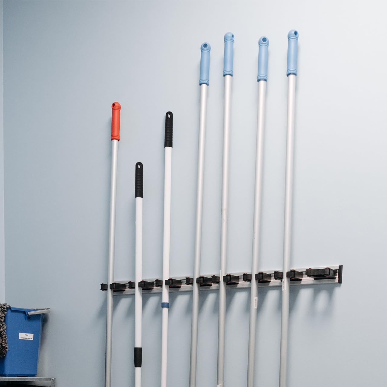 2 Pièces Manche De Vadrouille Antidérapant avec Trou De Suspension Embouts De Remplacement Compatibles Balai Serpillère Accessoires pour Entretien du Sol