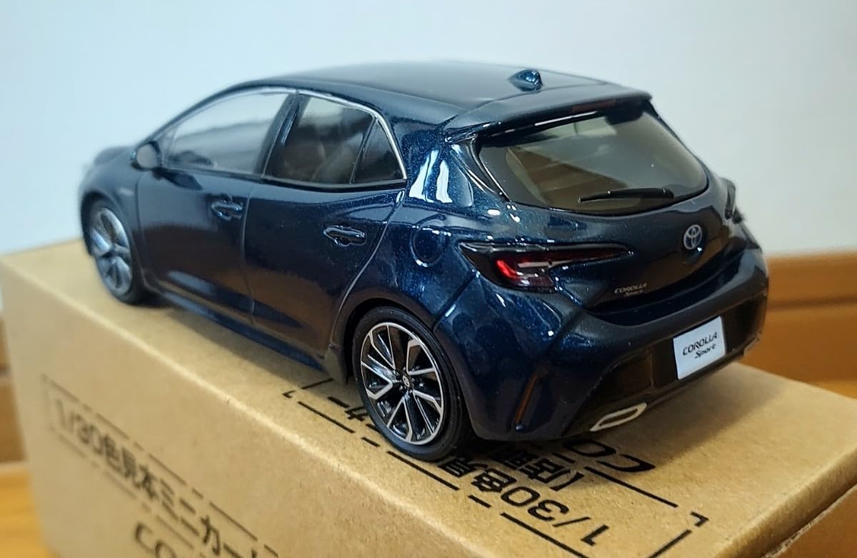Amazon.co.jp: トヨタカローラスポーツ 1/30 カラーサンプルミニカー
