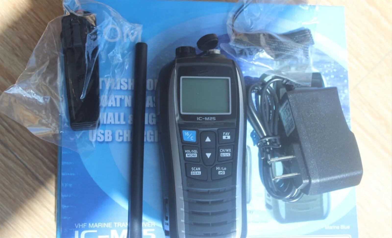 IC-M25 5W Radio marina portátil VHF LCD de mano ligero impermeable