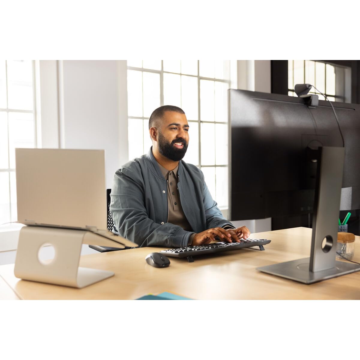 Logitech MK370 Combo for Business, Clavier sans Fil Taille Standard et Souris sans Fil, Récepteur USB Logi Bolt Sécurisé, Bluetooth, Windows/Mac/Chrome, Linux, Clavier Français AZERTY - Gris | Disposition ‎AZERTY francais