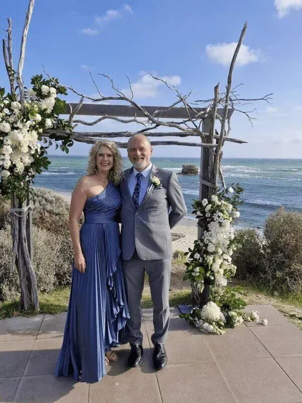 Women's One Shoulder Satin Bridesmaid Dresses 2025 Flowy Satin Pleated Formal Evening Party Gowns DE4512