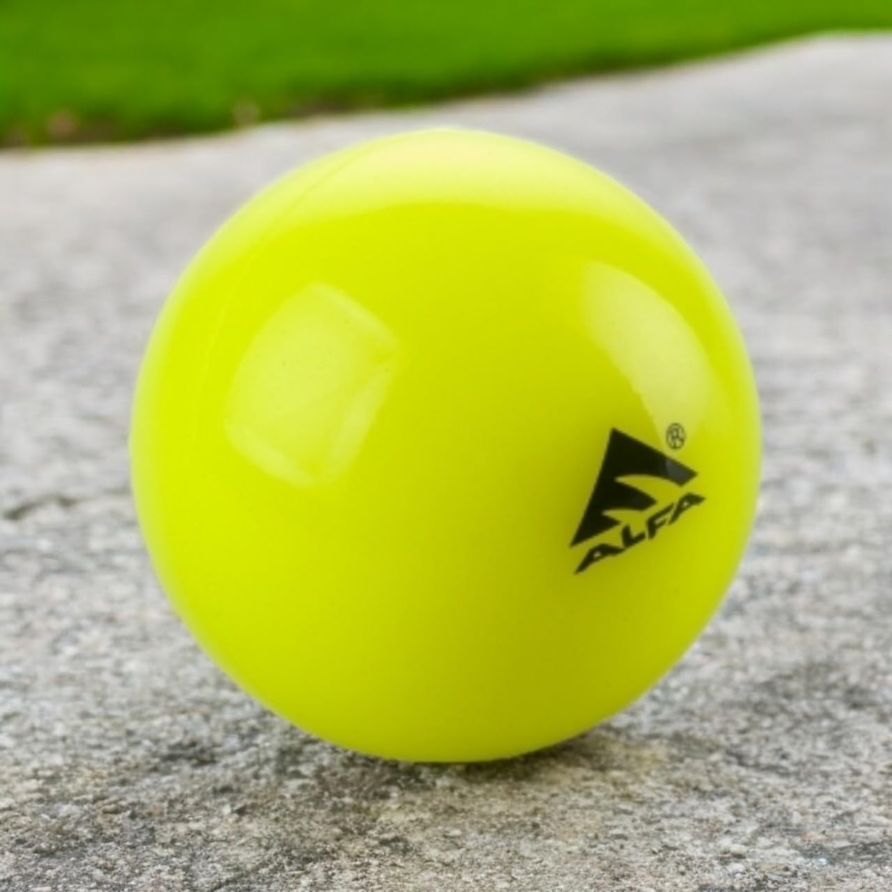 A L F A AB-93 Smooth Field Hockey Ball | Colour: Yellow | Size: Standard | PU Material | Smooth Surface: Precision and Control | Optimal Performance | Training and Matches