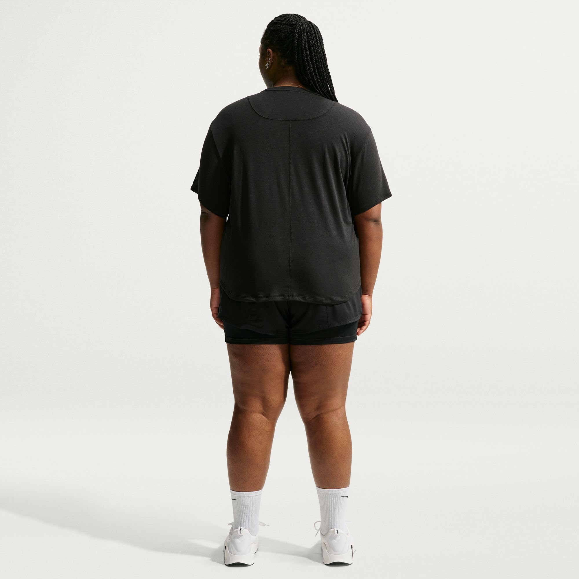 Nike One Relaxed Dri-FIT Kurzarmshirt (Damen, große Größen), FN2816