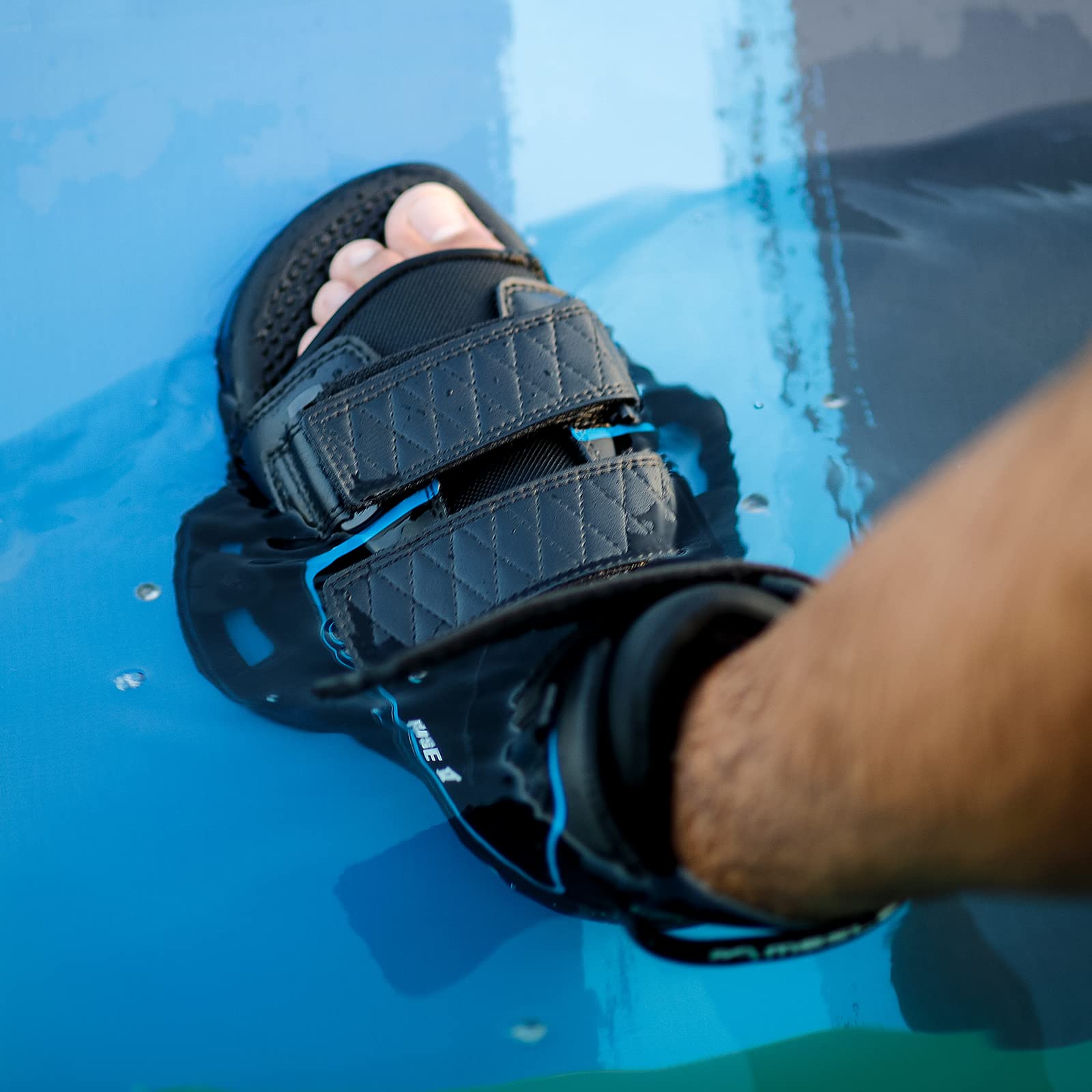 MESLE Wakeboard-Bindung Fuse V, Klettverschluss Bindung, Open Toe Boots mit 6'' Base Plate, enormer Halt, großer Verstellbereich