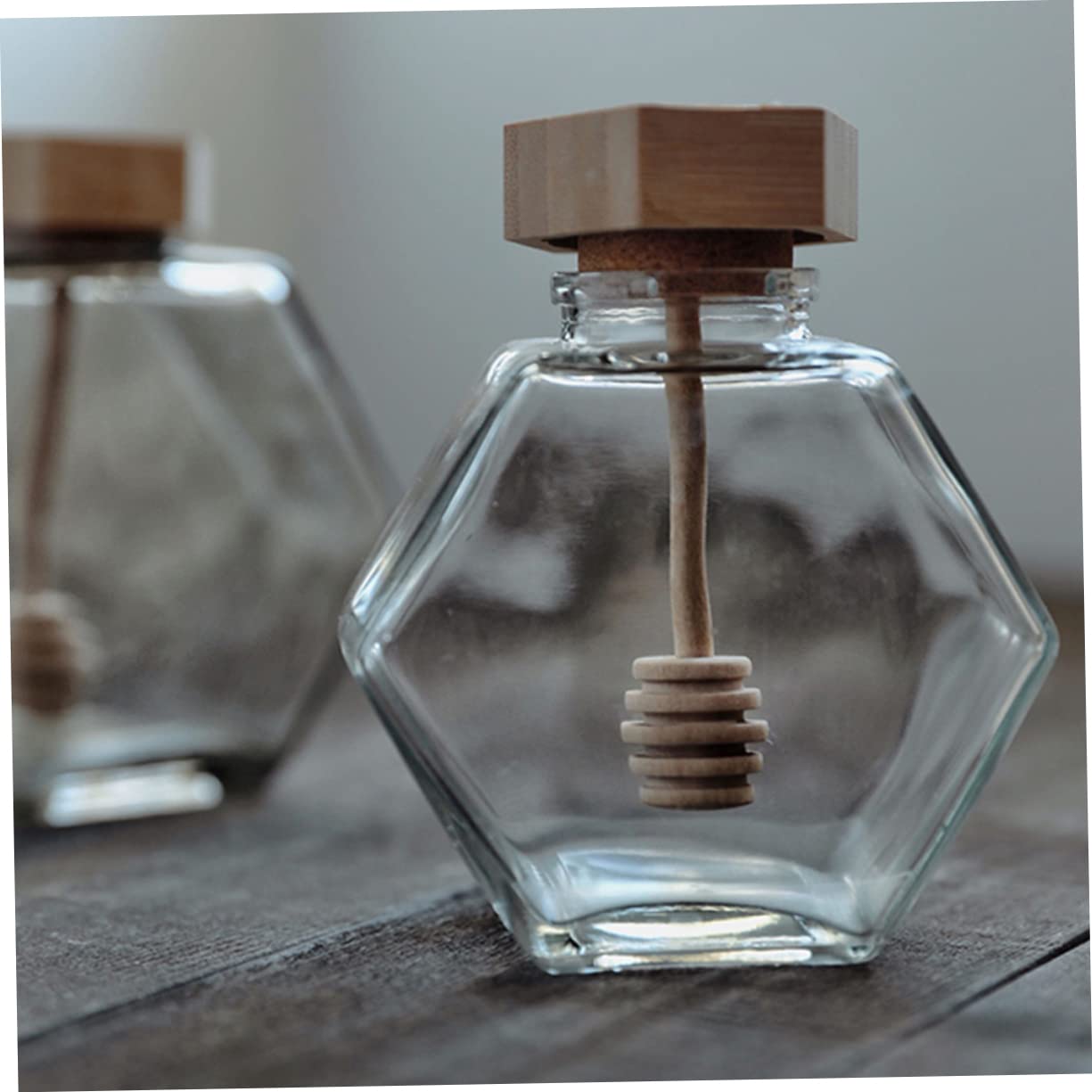HOLIDYOYO 2Pcs with Wooden Lid and Stirring Rod Transparent Glass Honey Pot for Daily Use Easy to Clean Dust Design