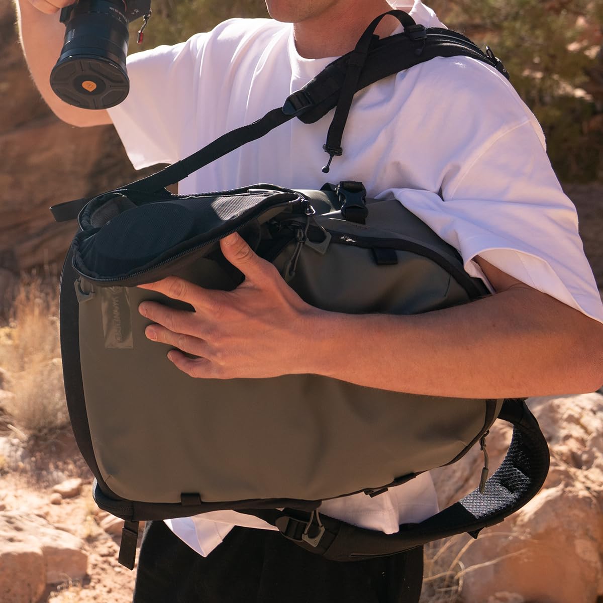 WANDRD STRATUS Photo 18L: zaino per fotocamera resistente alle intemperie e borsa per fotocamera, doppio accesso laterale e spazio di archiviazione compatto