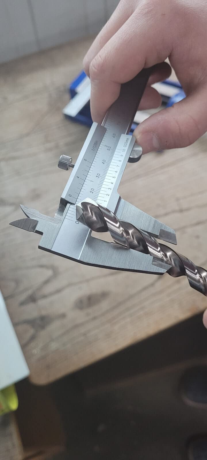 WRS Präz.-Messschieber/Schieblehre mit Feststellschraube, DIN 862, rostfrei, mattverchromt, ganz gehärtet, 4-fach Messung, mit Gewindetabelle, im Etui, Größen Name: 300 mm Messbereich, Nonius 0,02 mm