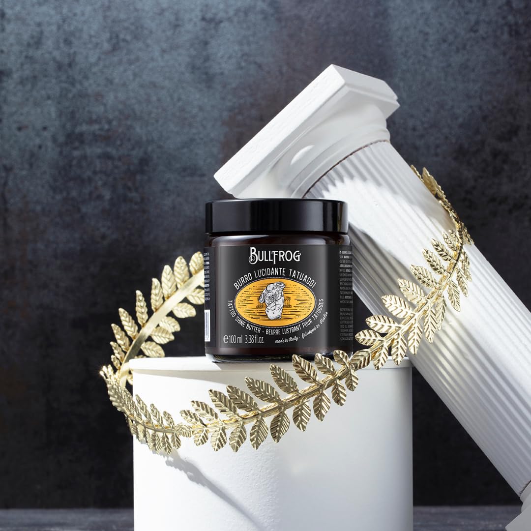 Bullfrog Burro Lucidante Tatuaggi – Idratante e Nutriente, 99,1% Ingredienti Naturali, Fragranza Nocciola, Cacao e Miele, Finish Luminoso e Protettivo, 100 ml