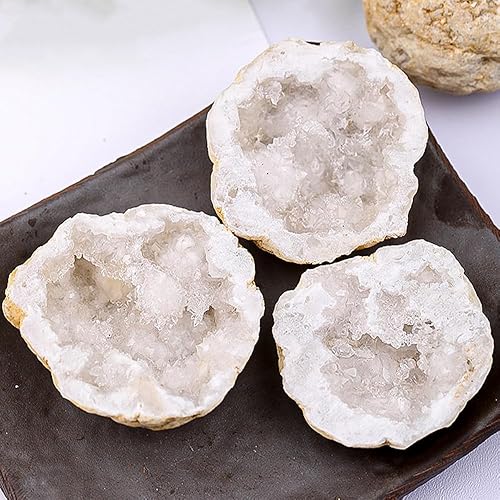 Miniatura 8 de Juego de 8 cuevas de cuarzo natural que abren en el medio de 1.2-2 pulgadas, geoda blanca con lupa y soporte de exhibición, ideal para regalos