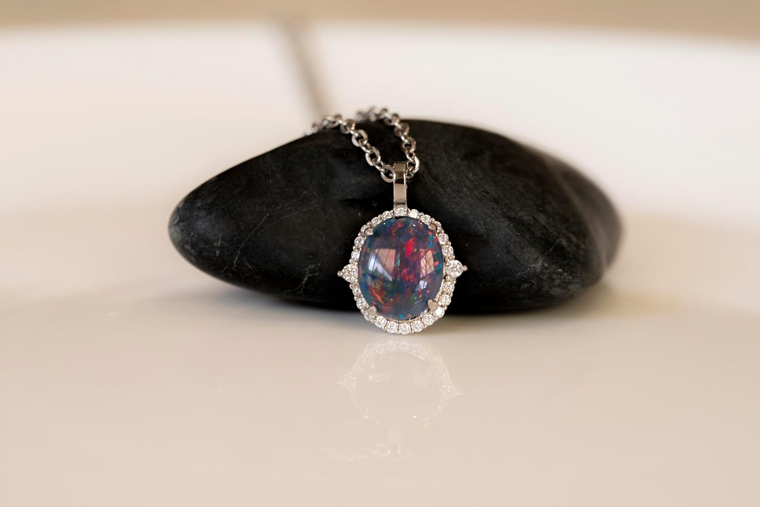 Amazon | 本物のトリプレットオパールネックレス - ヘイロースタイル