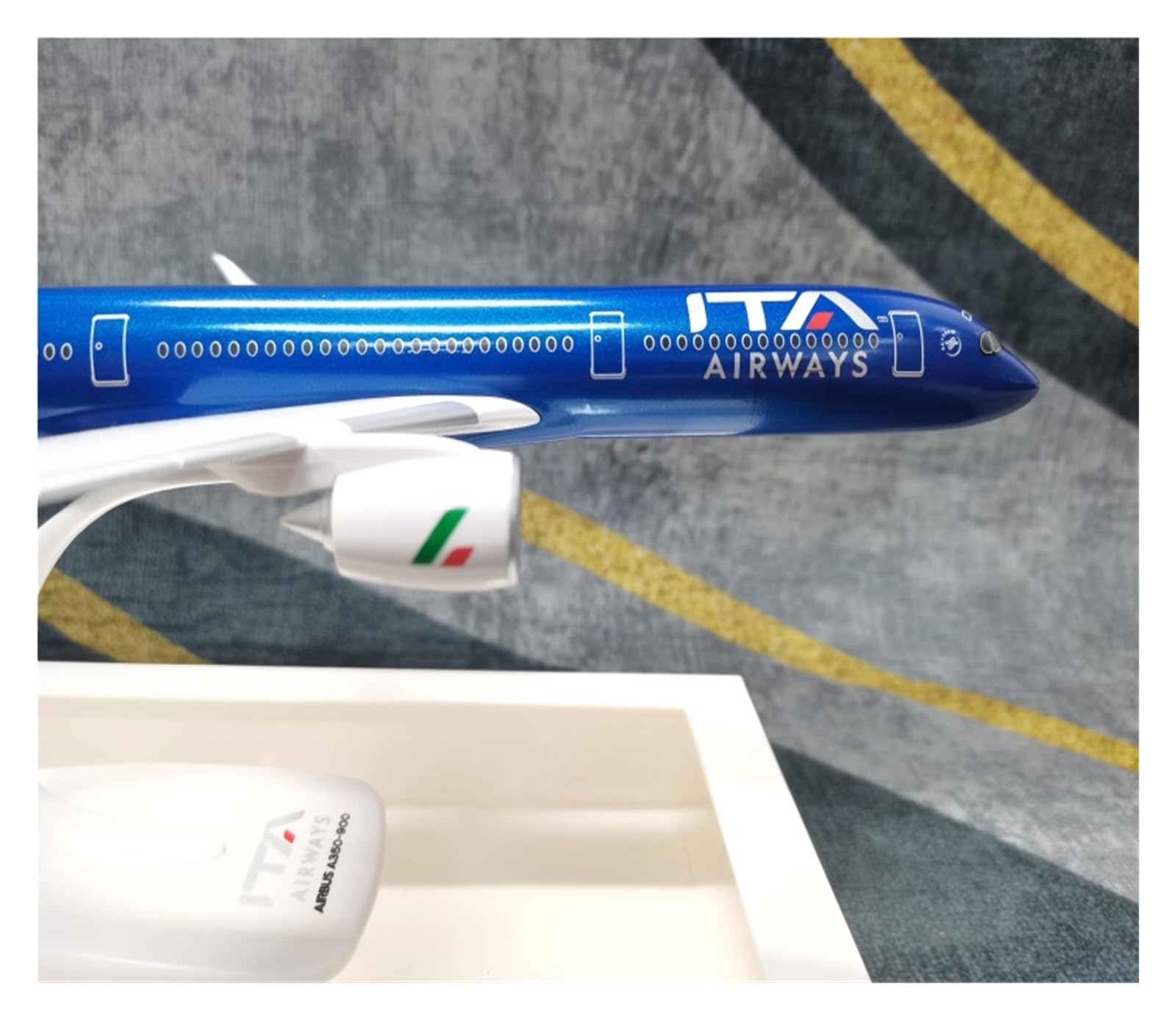 Aerei in Metallo in Miniatura per A350-900 Italia ITA Airplanes Modello Scala 1/200 Collezione Aereo ABS Assemblaggio per Collezione per visualizzazione