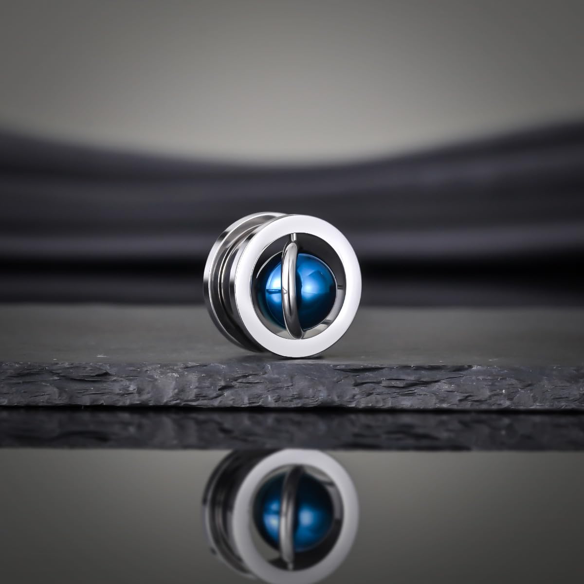 COOEAR Planet Ear Tunnels Flesh Plugs en acier inoxydable pour boucles d'oreilles, vis à l'arrière.