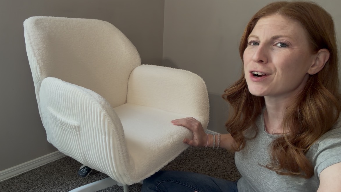 Comfortable corduroy desk chair! Perfect for a vanity!