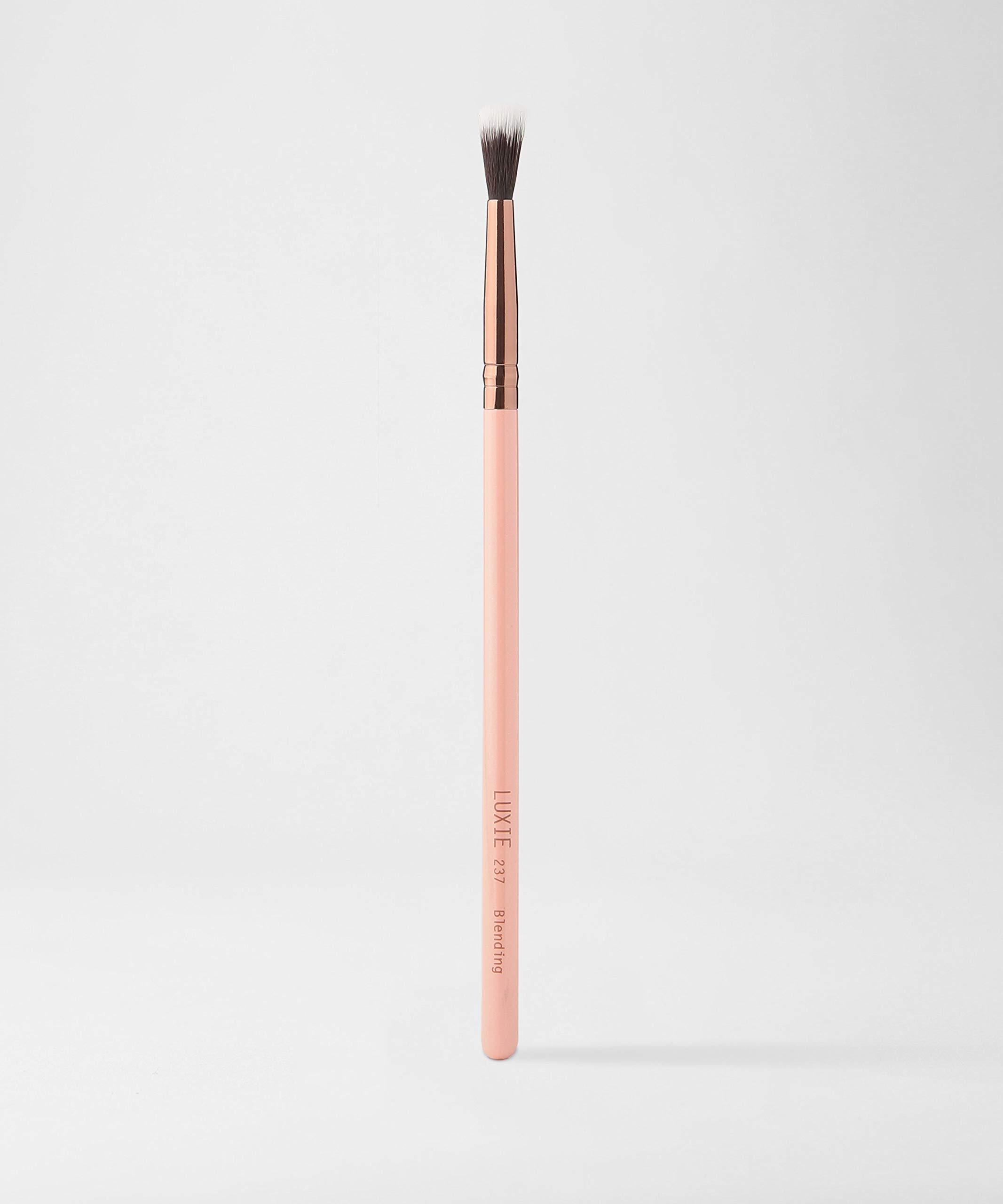 LUXIE 237 Blending Brush - Rose Gold
