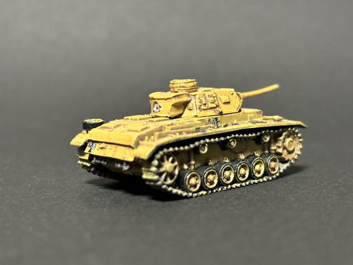 Amazon.co.jp: GuP 1/144 黒森峰女学園 逸見エリカ搭乗 Ⅲ号戦車J型