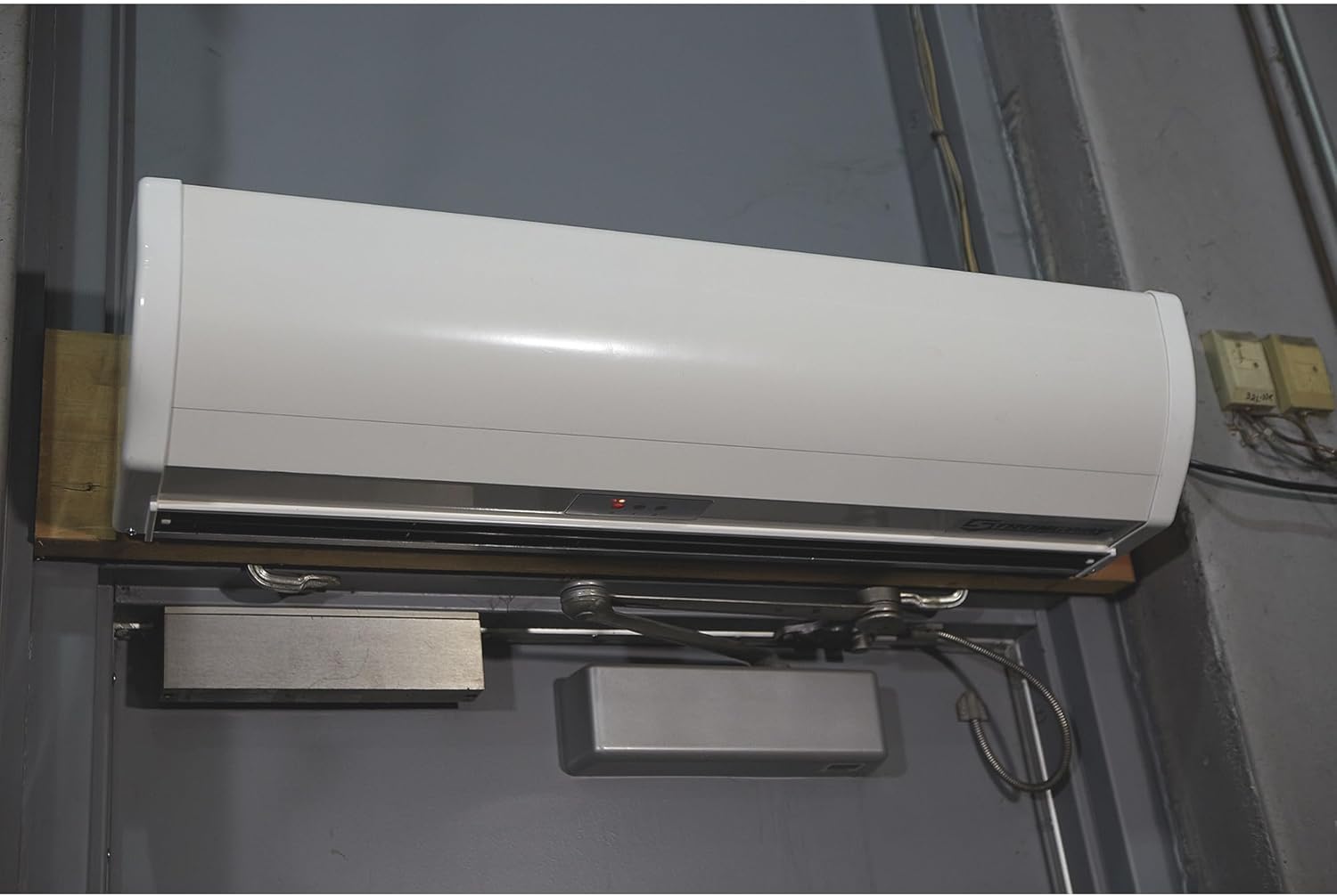 Strongway Air Curtain - 36in. 1/2 HP, 110/120 Volts, 816 CFM, 2 Speed
