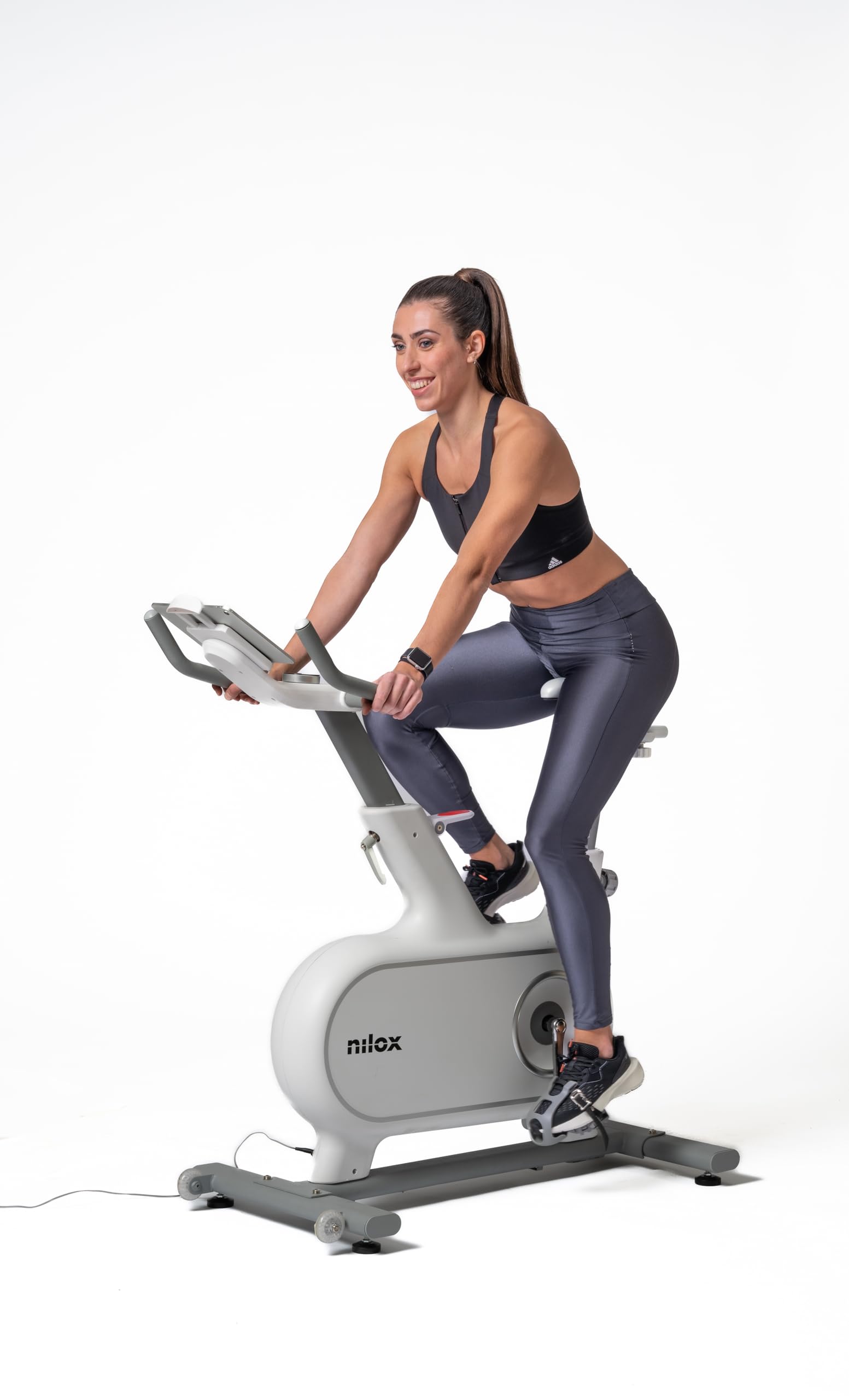 Nilox Indoor Bike XB1, Cyclette da Casa con 24 Livelli di Resistenza, Freni Magnetici, Volano da 6 kg, Supporto per Display, Smart Selector e Facile da Spostare per Home Fitness