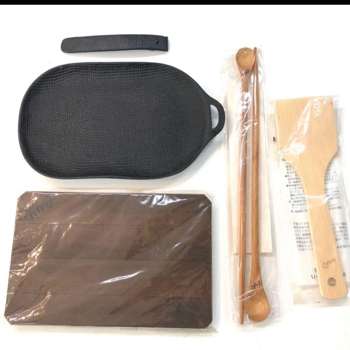 ヴィンテージ 南部鉄器盛栄堂 バーバラ寺岡のやきやき小鉄板(ステーキ皿)2客 Amazon | 南部鉄器 ステーキ皿 小まな板 バーバラ寺岡 | ノーブランド