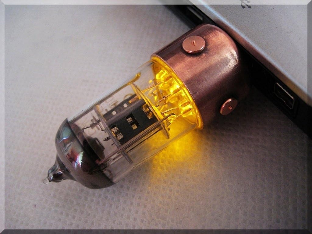 Slavatech Handmade 64GB USB 3.1 Pentode Radio Tube Custom Flash Drive Steampunk/Industrial ART