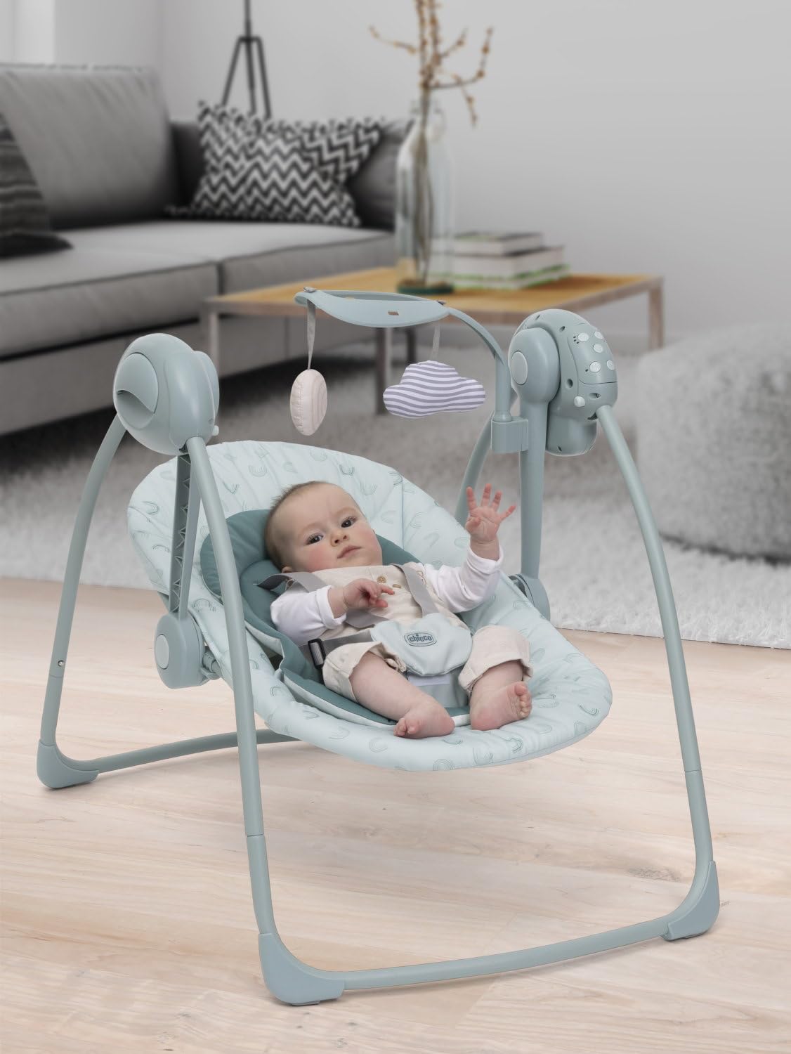 Chicco Swing&Play Altalena Elettrica Neonato 0 Mesi+ (Fino a 9 Kg), 5 Velocità Dondolio, Melodie Rilassanti, Pieghevole, Compatta e Salvaspazio, Schienale 2 Posizioni, 0 Mesi