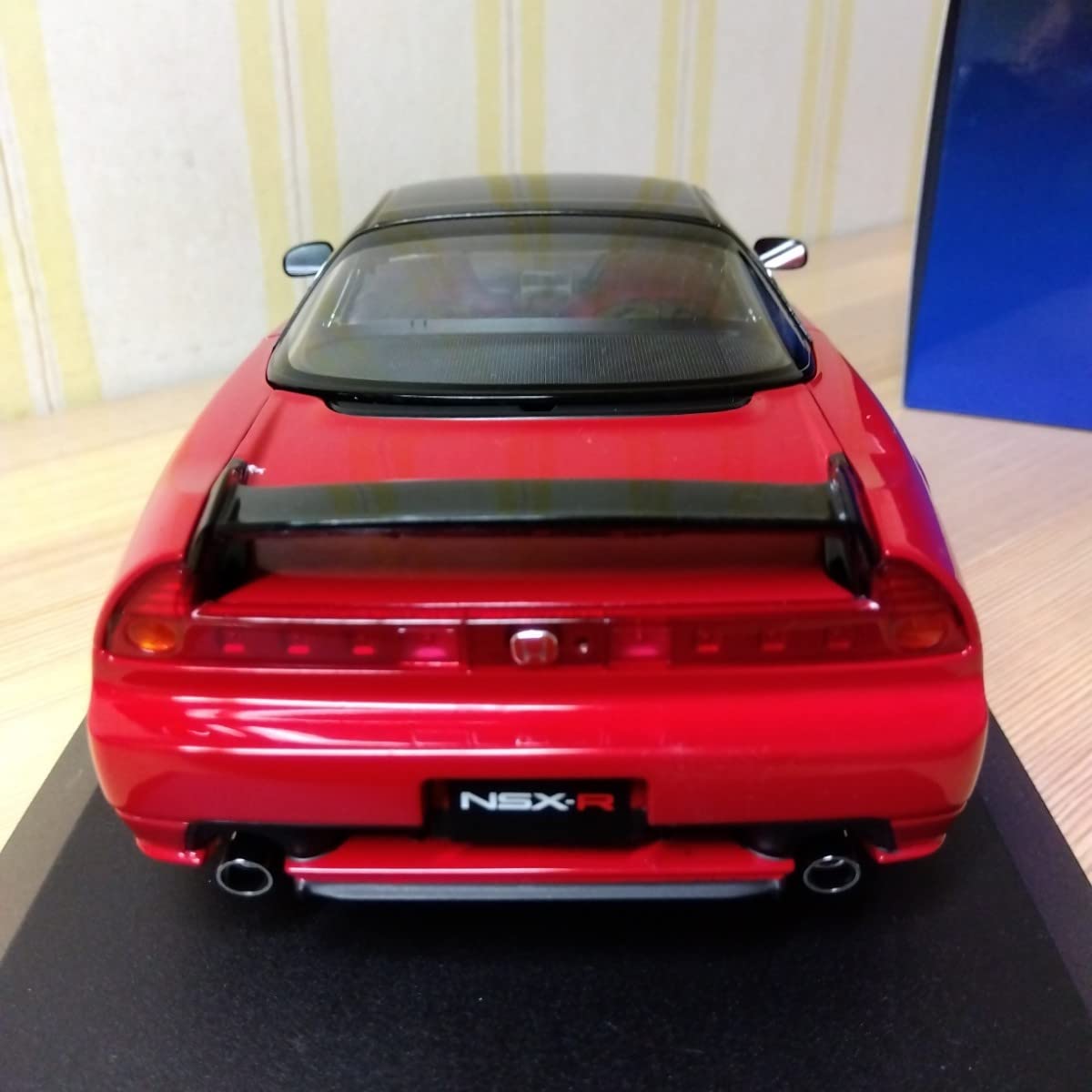 Amazon.co.jp: nsx オートアート 1/18 NSX-R NA2 ミニカー レッド
