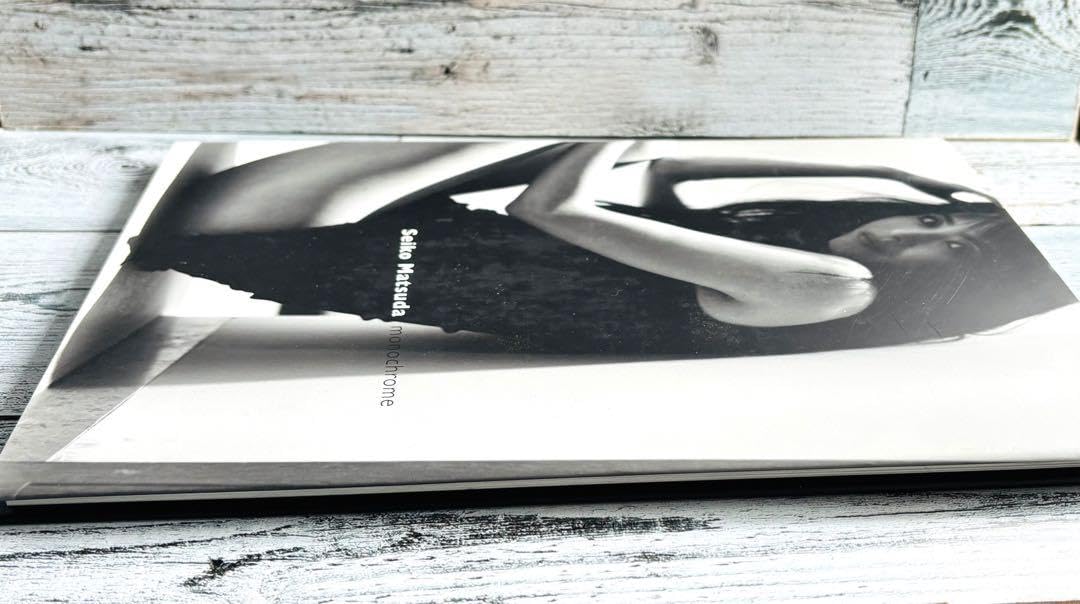 松田聖子　写真集　monochrome モノクローム　モノクロ Amazon.co.jp: 松田聖子 写真集 monochrome モノクローム