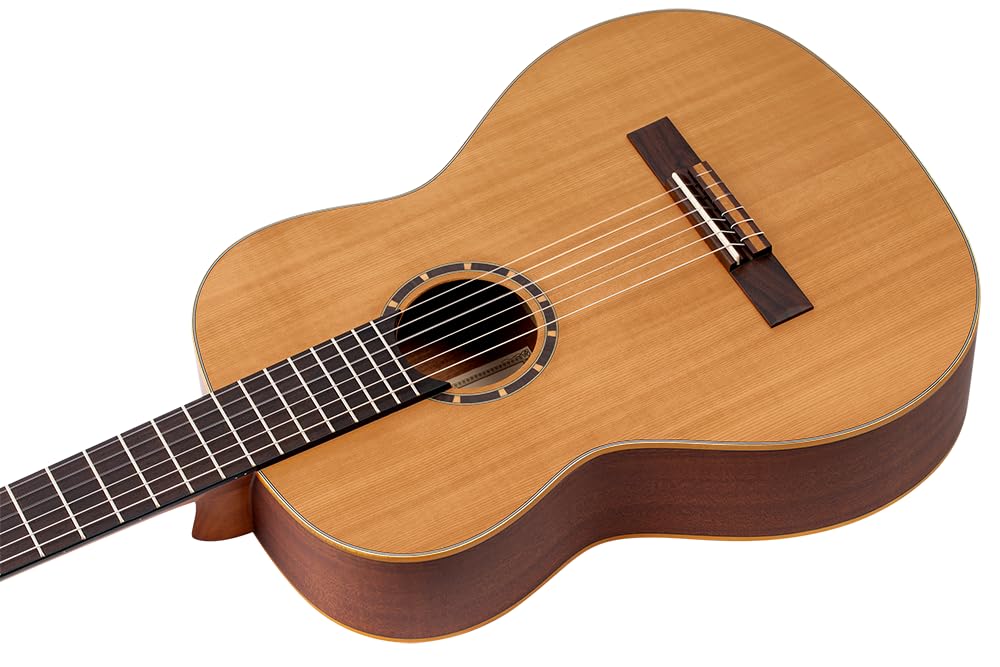 ORTEGA Guitarra Clásica Family Series 4/4 con Funda - NT - Cedro natural, R122