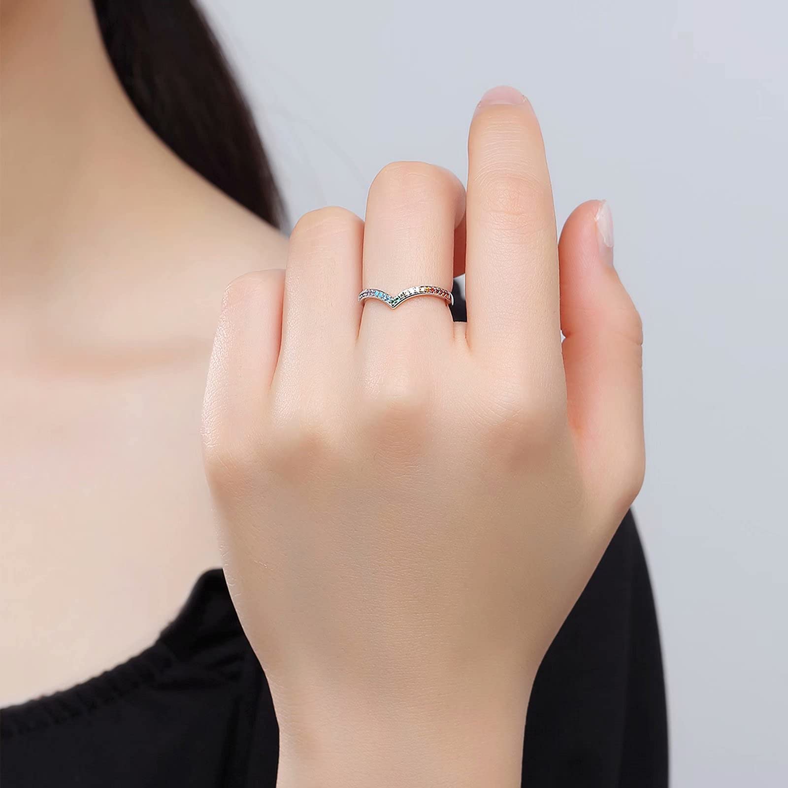 Qings Bague en Forme de V Arc-en-Ciel, Colorée CZ Bague à Chevrons Empilables Bague en Argent Sterling 925 pour Fiançailles de Mariage d'anniversaire, Cadeaux de Bijoux pour Femmes Filles