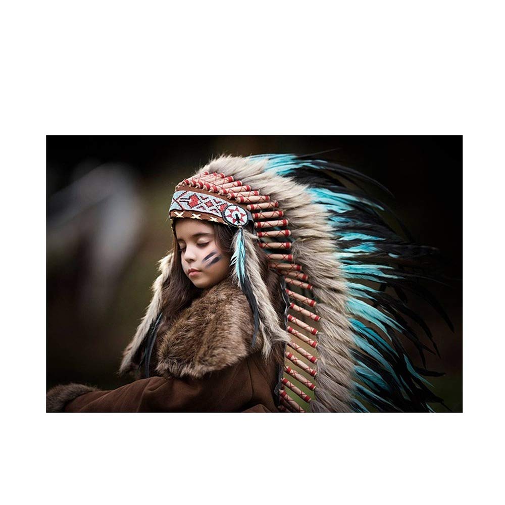 Cuadro impreso de niño nativo con plumas para llenar de ternura y arte tu hogar