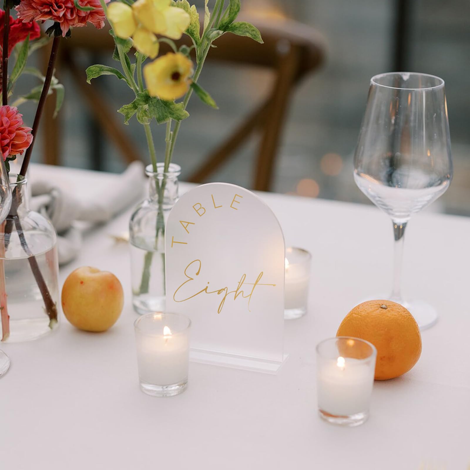 Tischnummern 1-20 mit Ständer, mattierter Bogen, 12,7 x 17,8 cm, mattiertes Acryl-Schild mit goldener Schrift, mattierte und goldene Tischnummern für Hochzeit