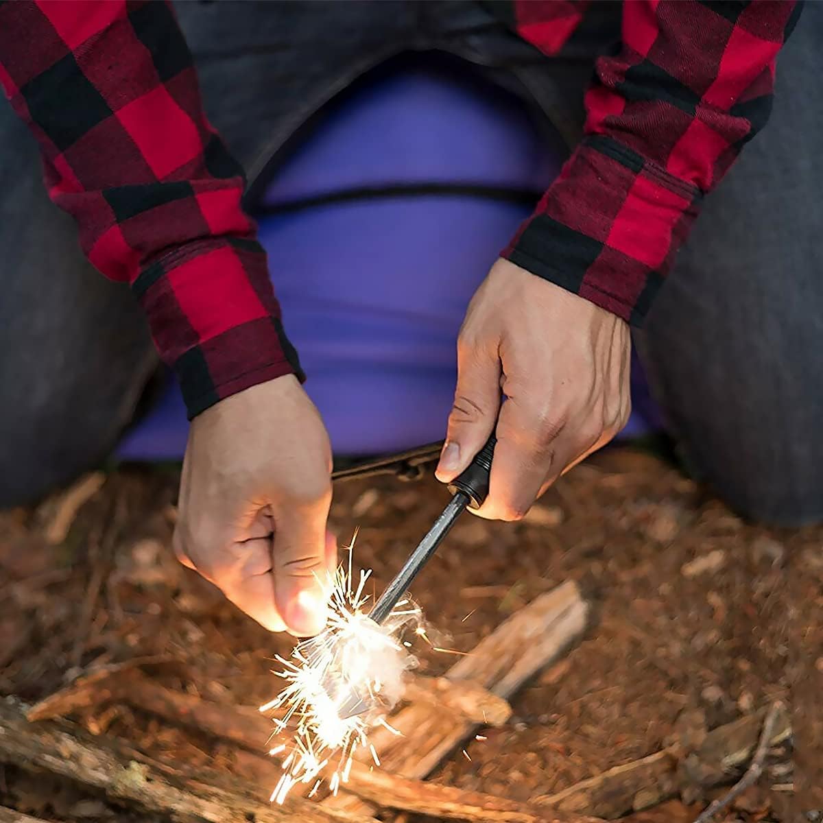 Feuerstarter mit Kompass, Paracord und Pfeife - Wasserdichtes Feuerstahl Survival Feuerzeug für Ihre Camping, Wandern und Rucksackreisen Ausrüstung Allwetter Magnesium Ferro Rod