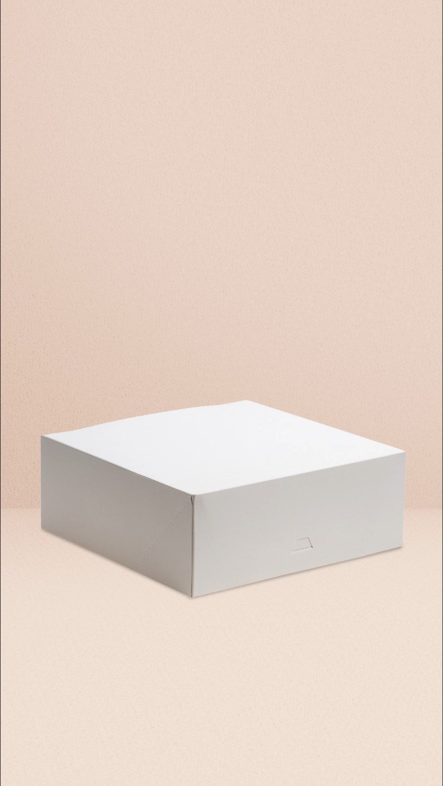 dekora - Taartdozen - Afmetingen 22x22x8 cm - Stevige Bakdozen - Gemakkelijk in Elkaar te Zetten en Herbruikbaar - Milieuvriendelijke Plantaardig Vezelkarton - Pak van 50 Dozen - Witte kleur