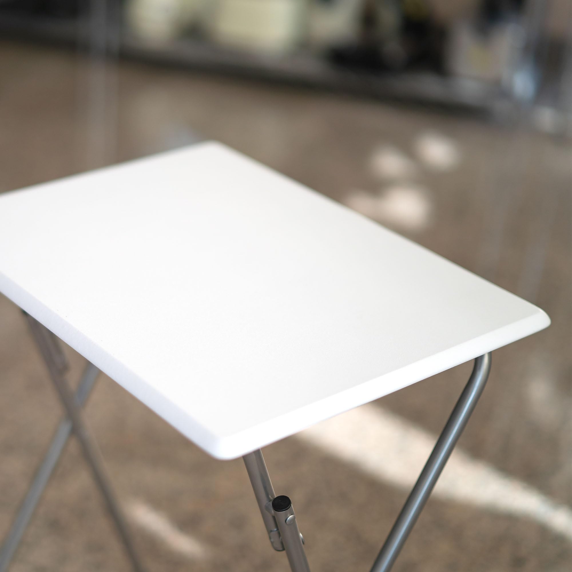 Jocca - Tavolino Pieghevole Salvaspazio | Tavolo in MDF con Gambe in Metallo | Supporta fino a 20 kg | Ideale per Casa e Ufficio | 48x38x66 cm