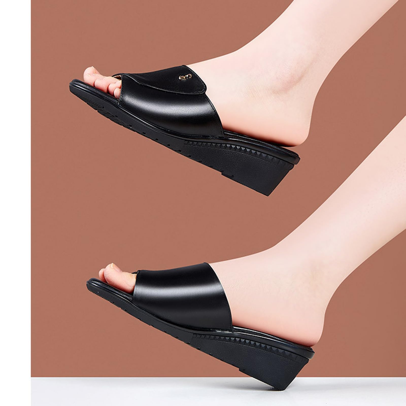 Damskie Sandały na Koturnie ze Skóry Naturalnej - Klapki z Otwartym Palcem, Mule na Obcasie 5cm, Letnie Buty do Biura, Czarne/Białe