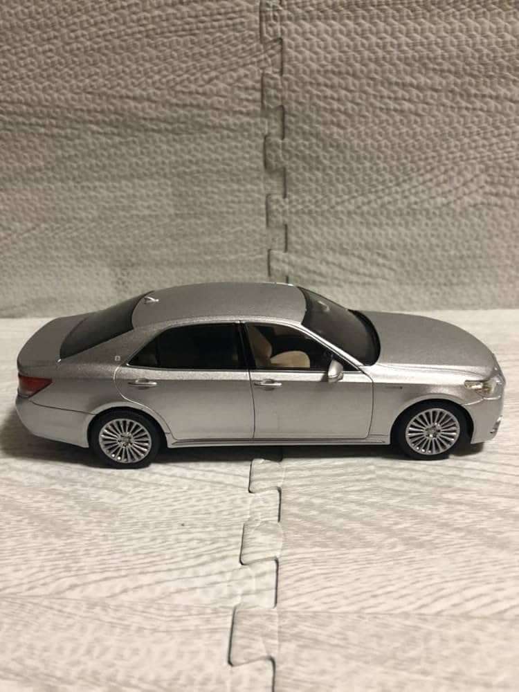 トヨタ 210系クラウンマジェスタ カラーサンプル 61R6W6kePSL._UF894,1000_QL80_.jpg