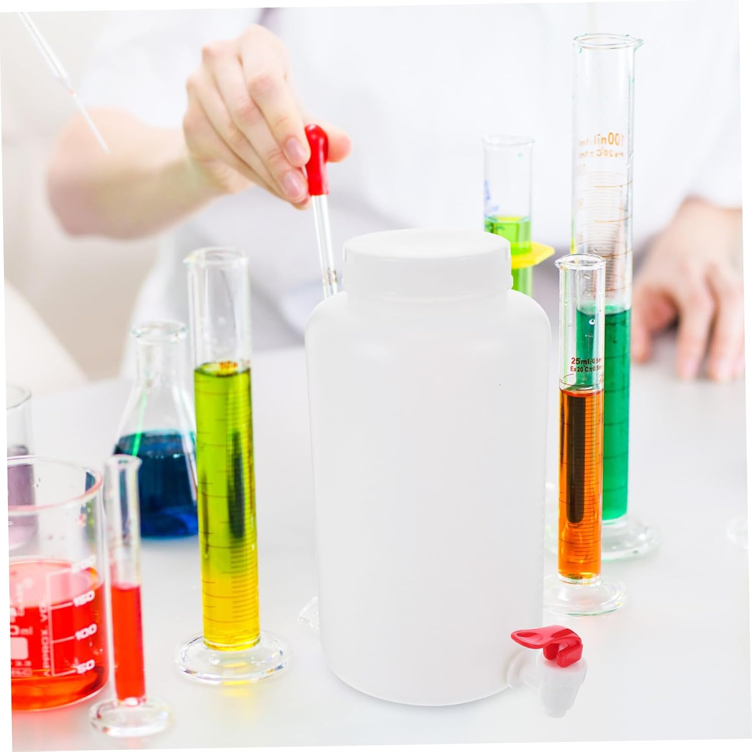 PRETYZOOM Plastic Lab Dispensing Jug Spigot Dispenser Reagent Storage Bottle for Laboratory Use 1.5L Capacity Water Dispenser for Easy Liquid Transfer