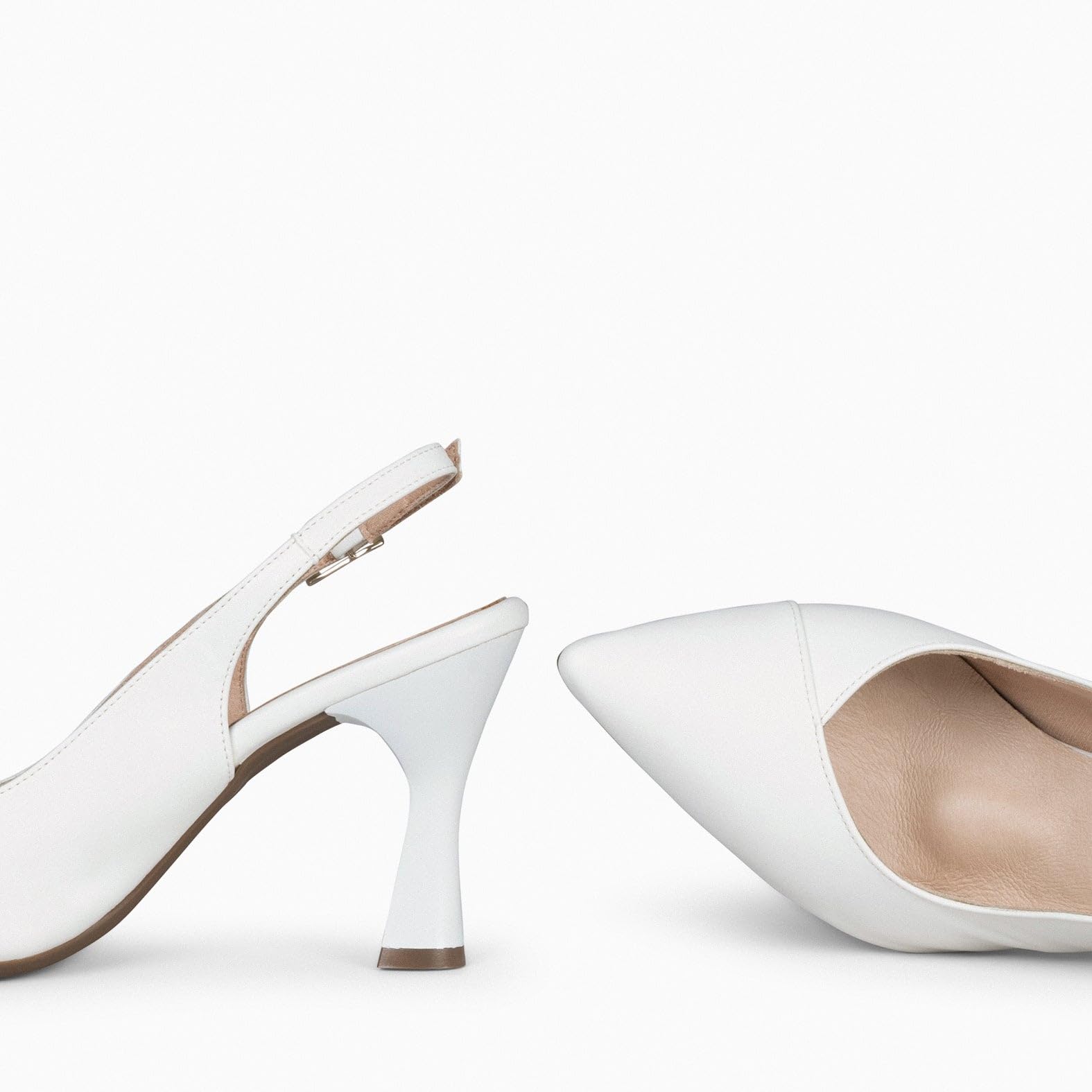 miMaO. Zapatos Elegantes de Piel Destalonados con Escote en V. Hecho en España