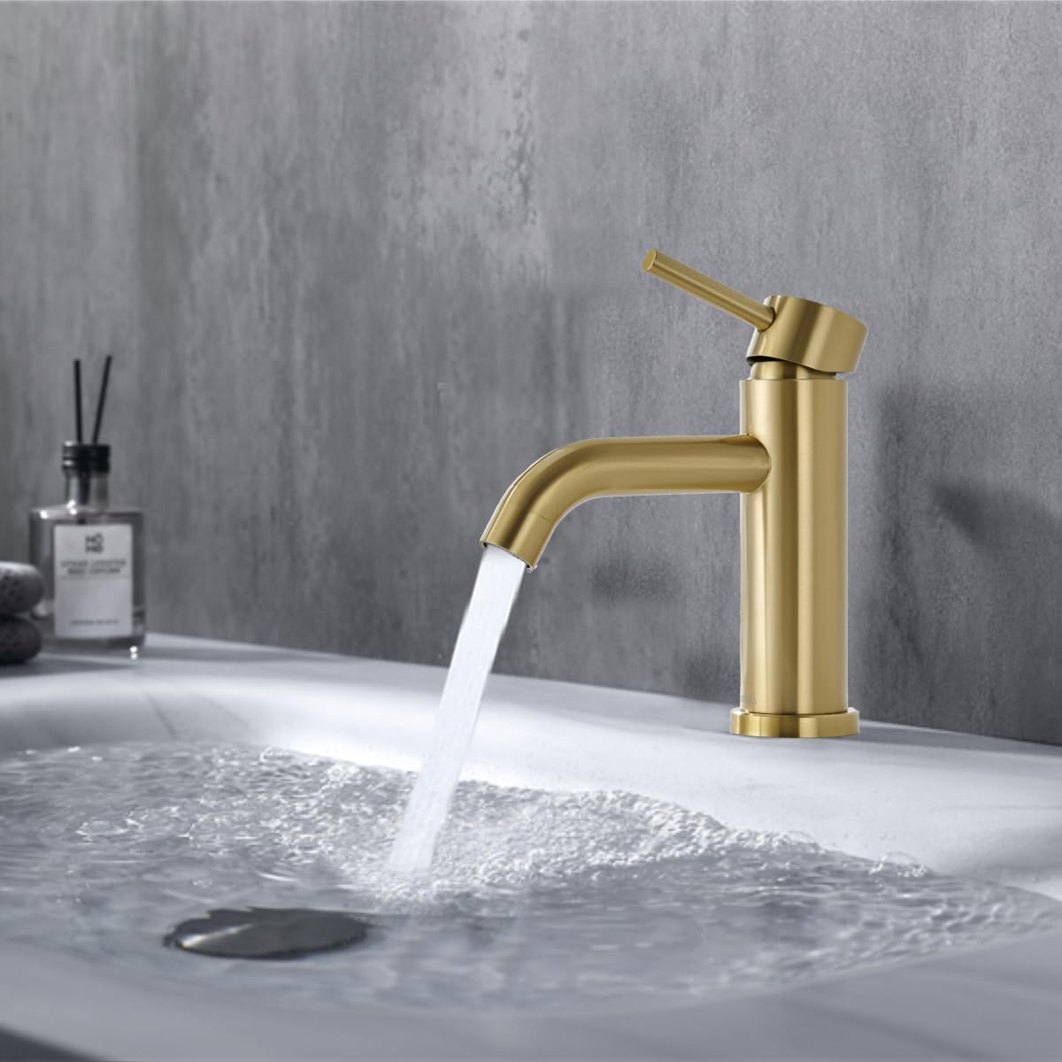 Mitigeur de Lavabo Doré, DETBOM Robinet de Lavabo Réglable Chaud et Froid, Robinet Salle de Bain Monocommande, Acier Inox, Aérateur Amovible, Sans Plomb, Or Brossé