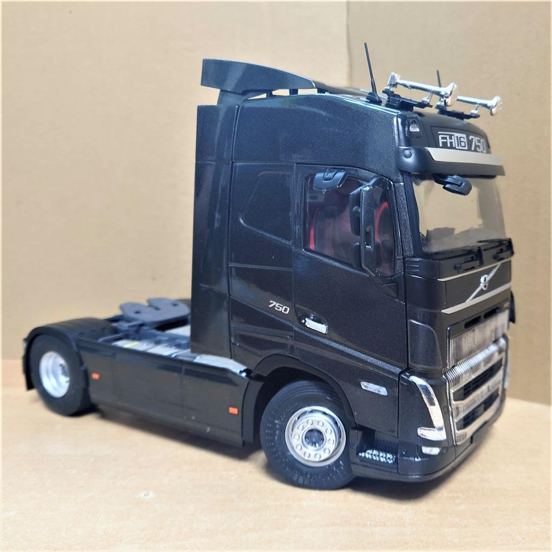 【新品】ボルボ FH4 グローブトロッター XL 1/24 イタレリ プラモデル Amazon.com: Italeri 1/24 Volvo FH4 Globetrotter XL 3940