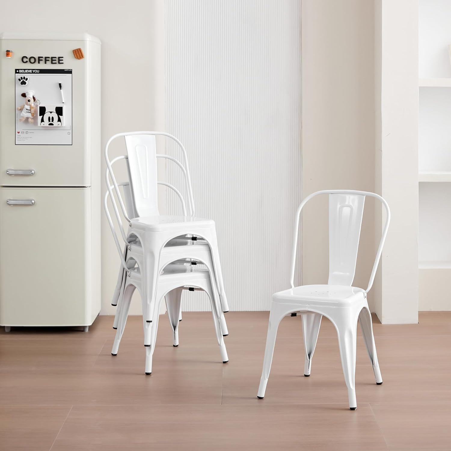 Lot de 4 Chaises de Salle à Manger Empilables en Métal Style Industriel Vintage, Convient pour Une Utilisation Intérieure et Extérieure, Chaise de Jardin, Blanc