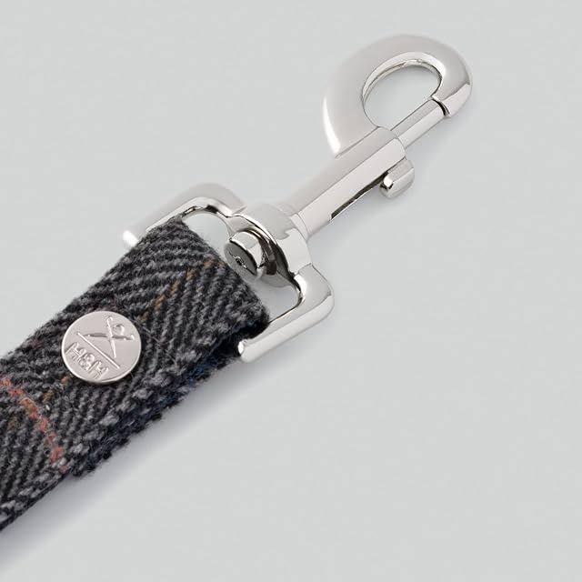 Foto 5 de 7 de HUGO & HUDSON x Hackett Correa para Perros de Tweed con asa Acolchada Suave, diseño de Espiga a Cuadros Grises