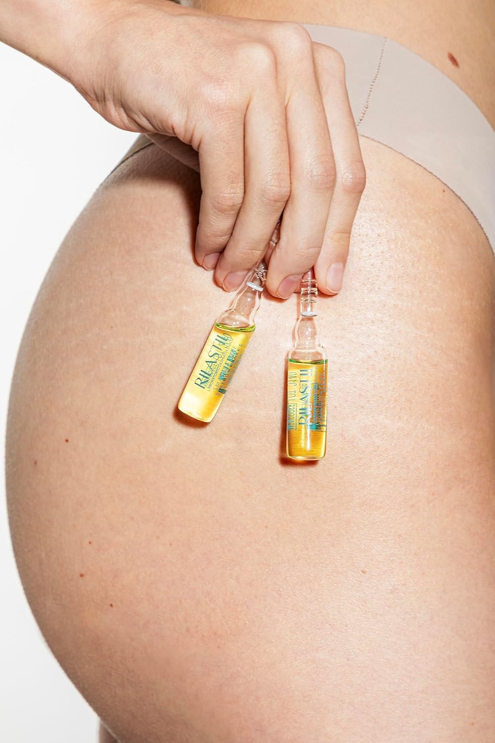 Rilastil Fiale Smagliature, Trattamento Intensivo, Emollienti e Leviganti, Tutti i Tipi di Pelle, Confezione da 10 fiale da 5 ml