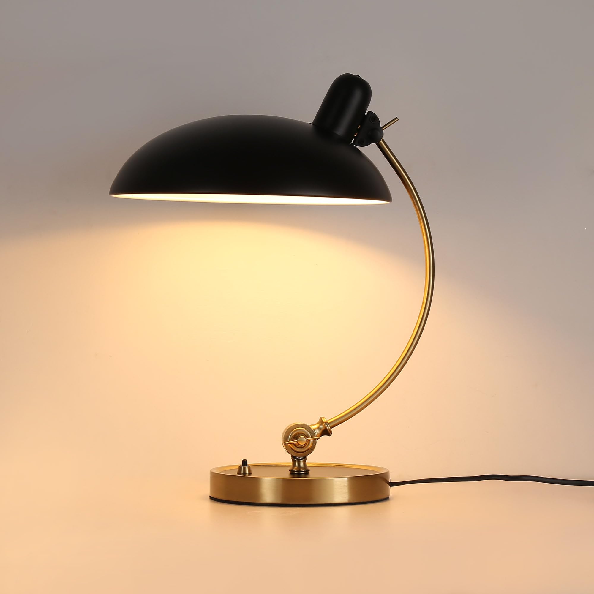 Lampada da tavolo " Ulia " – Design in stile Bauhaus | Lampada da scrivania con paralume orientabile, attacco E27. Lampada vintage retrò per comodino, scrivania, soggiorno