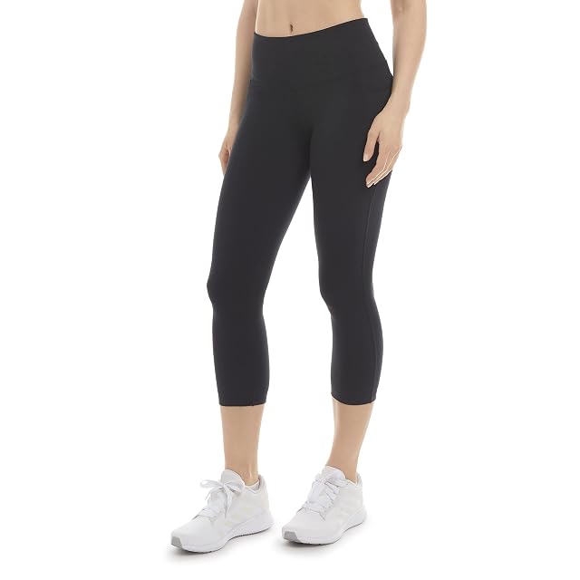 Danskin Womens Curved Contour Capri Leggings