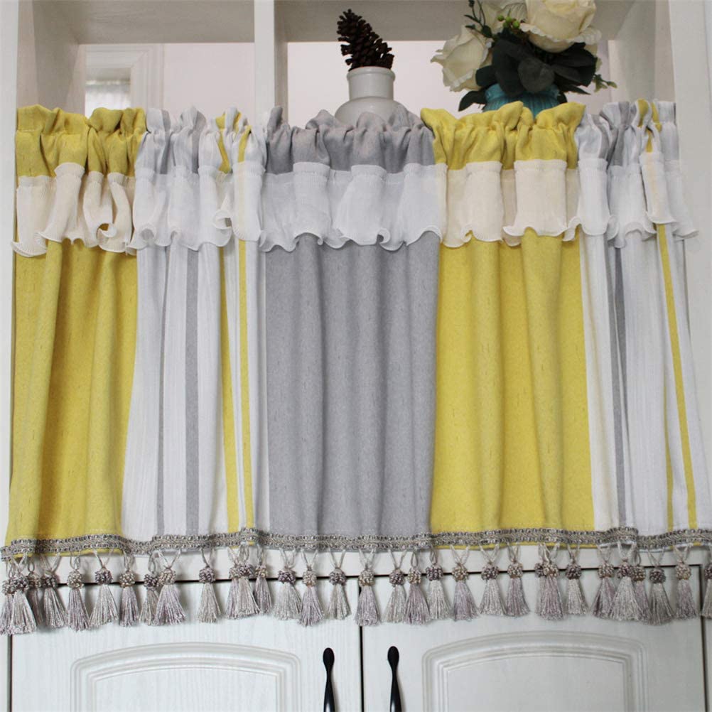 Cortina de media ventana tipo cenefa decorativa que regula la luz en baños y salas