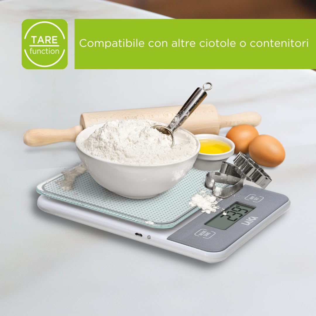 Bilancia elettronica da cucina LAICA, bilancina digitale, per cucinare, in grammi o once, display LCD ad alta precisione in vetro temprato, funzione Tara, ricaricabile - Portata di 5 kg