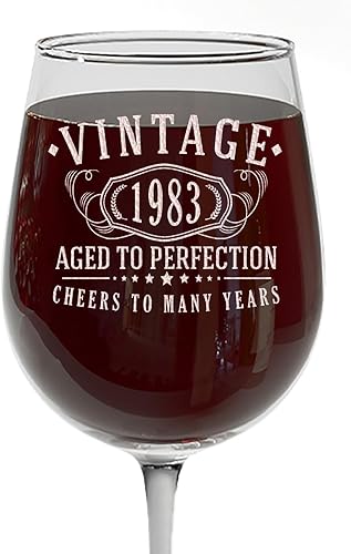 Miniatura 193 de Spotted Dog Company Copa de vino grabada vintage de 16 onzas con tallo de 16 onzas – Regalos de cumpleaños 82 para mujeres – Saludos a 82 años