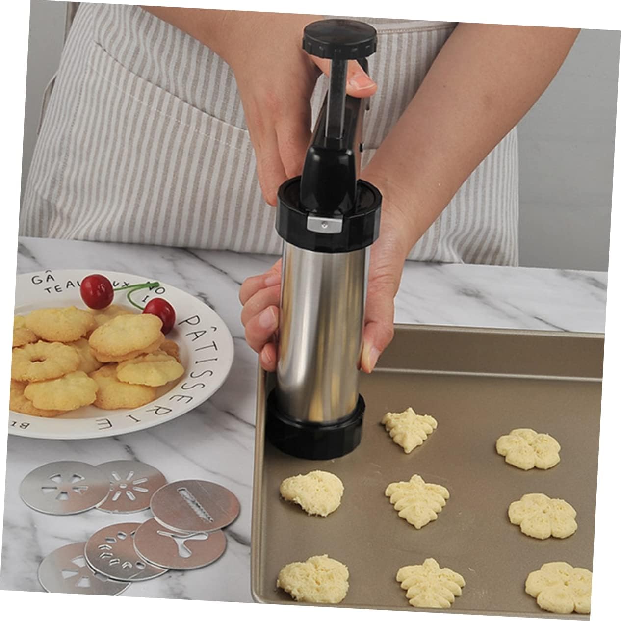 Amosfun Stainless Steel Biscuit Piping Tool Set Adjustable Cookie Syringe for Cake Decorating DIY Baking and Pastry Making