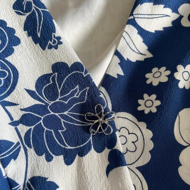 6 Daisy Flower Modesty Pins - Gold & Silver, Dainty Lapel Pins for Scarf, Bag, Pocket or Cardigan2