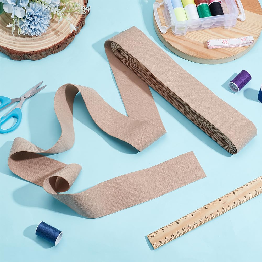 BENECREAT Fascia Elastica Antiscivolo In Silicone Da 6 m, Nastro Elastico In Poliestere Largo 51 mm, con Supporto In Silicone, per Progetti di Cucito di Indumenti, Marrone Chiaro 2 mm di Spessore